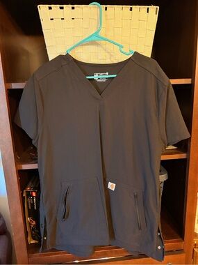 Carhartt Black V‑Neck Scrub Top with Zip Pockets